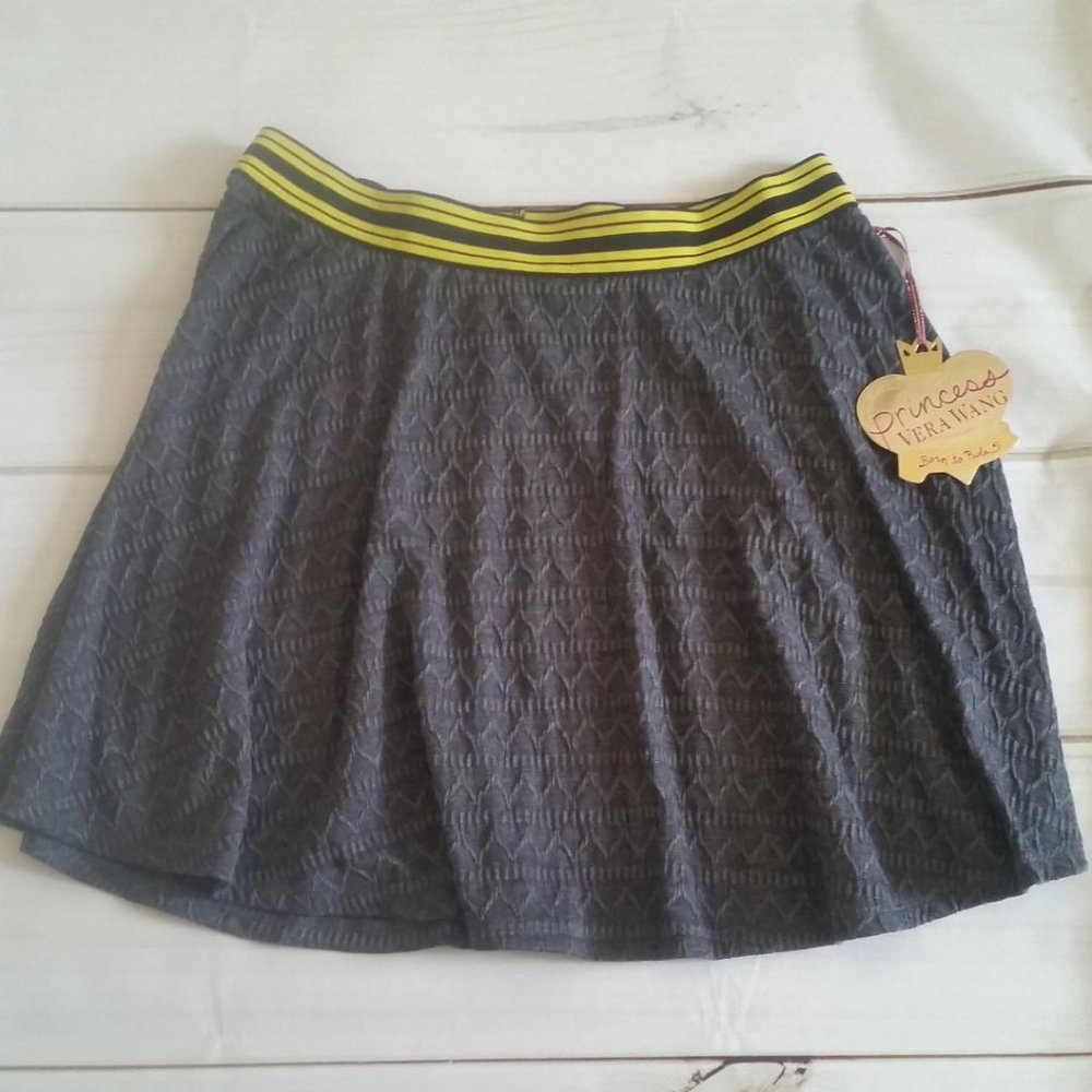 NWT Grey textured Skirt, Size Large